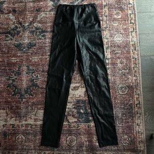 NEVER WORN ARITZIA Leather leggings